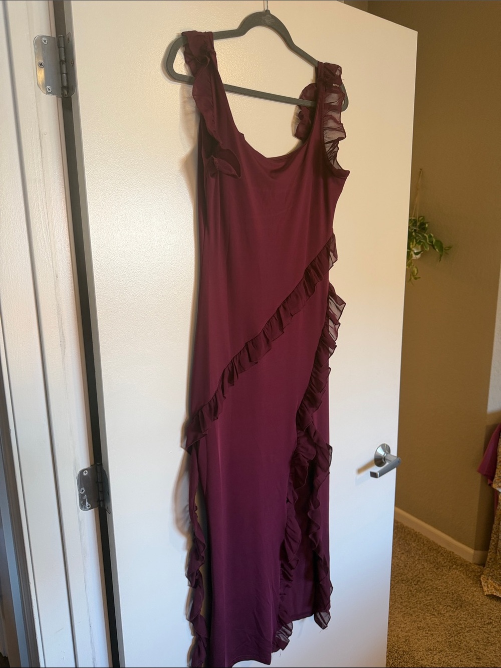 Women's Ruffled Sleeveless Maxi Dress - Wine